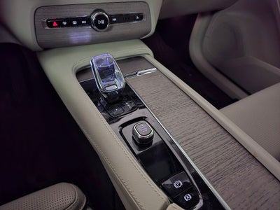 2024 Volvo XC90 Recharge Plug-In Hybrid Ultimate