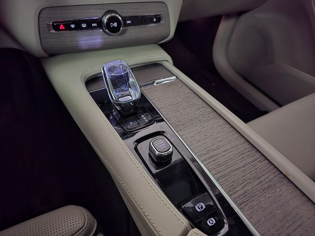 2024 Volvo XC90 Recharge Plug-In Hybrid Ultimate