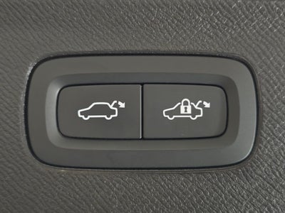 2024 Volvo XC90 B5 Plus