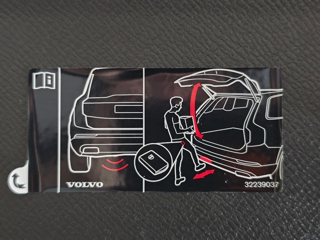 2024 Volvo XC90 B5 Plus