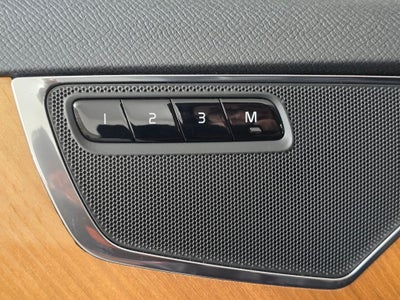 2024 Volvo XC90 B5 Plus