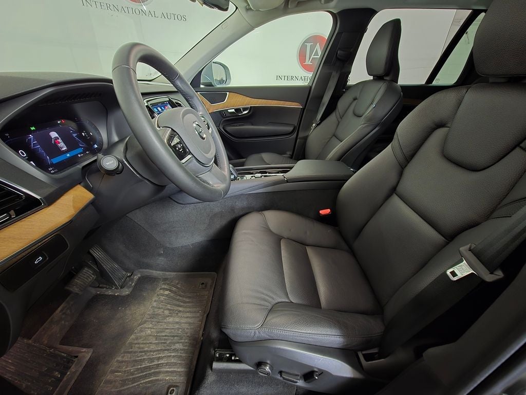 2024 Volvo XC90 B5 Plus