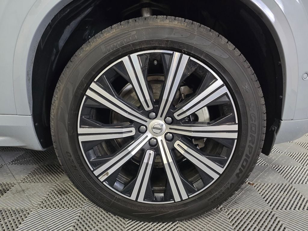 2024 Volvo XC90 B5 Plus