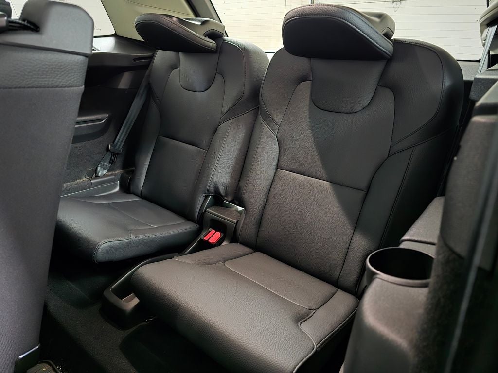 2024 Volvo XC90 B5 Plus