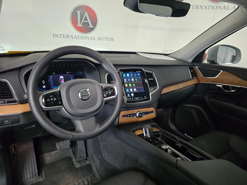 2024 Volvo XC90 B5 Plus