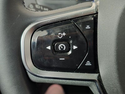 2024 Volvo XC90 B5 Plus