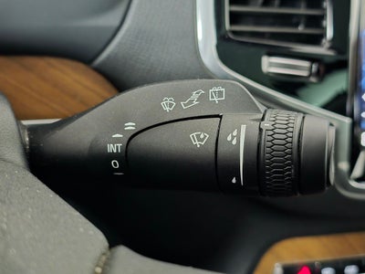 2024 Volvo XC90 B5 Plus