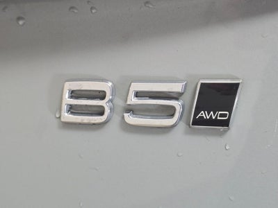 2024 Volvo XC90 B5 Plus