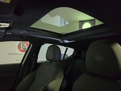 2025 Alfa Romeo Tonale Base
