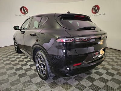 2025 Alfa Romeo Tonale Base