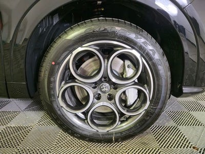 2025 Alfa Romeo Tonale Base